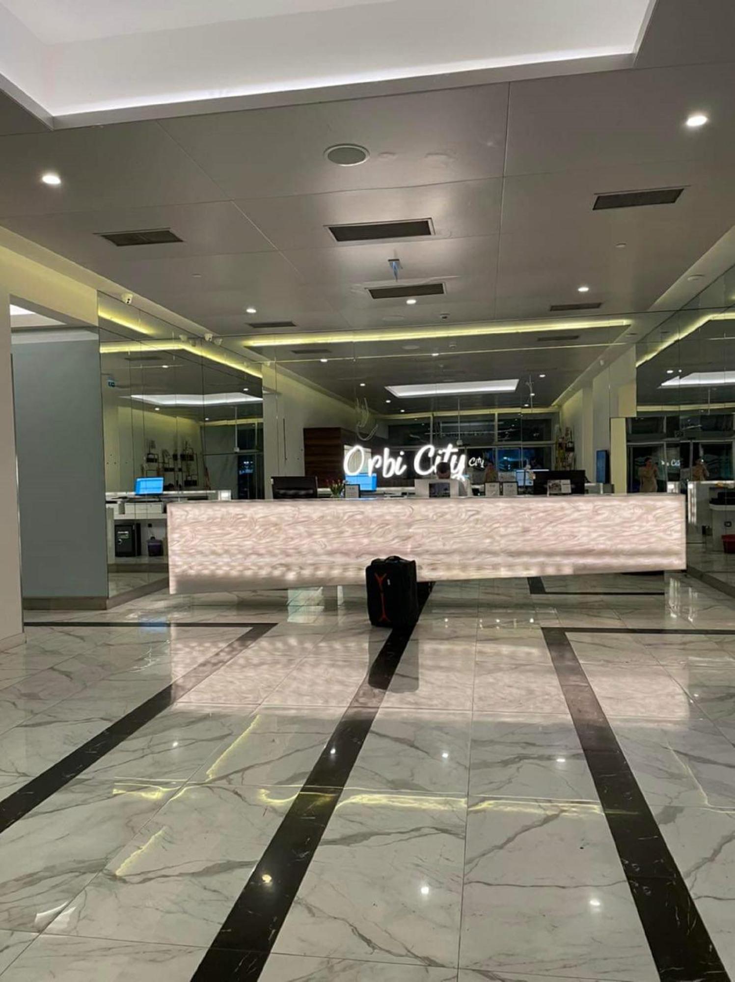 Apart-Hotel Orbi City 바투미 외부 사진