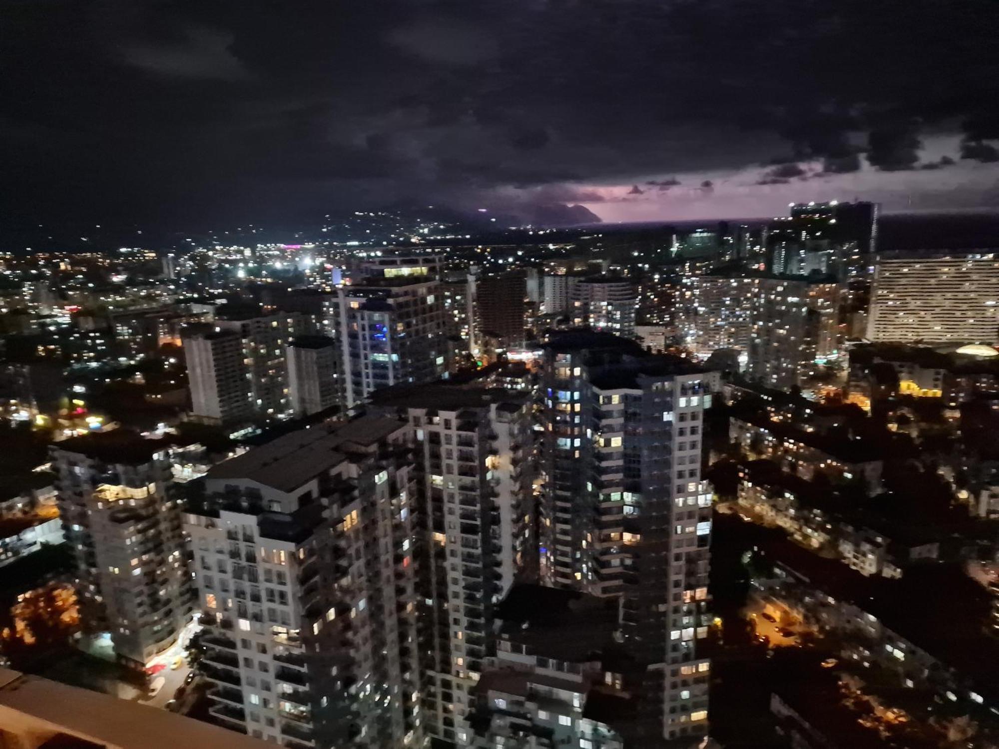 Apart-Hotel Orbi City 바투미 외부 사진